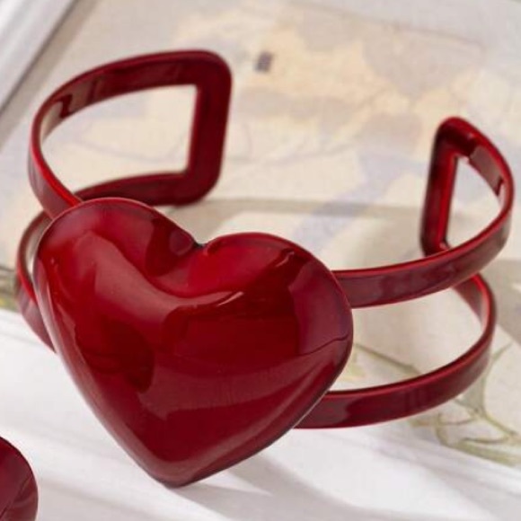 Red Heart Bangle - Picture 3 of 8